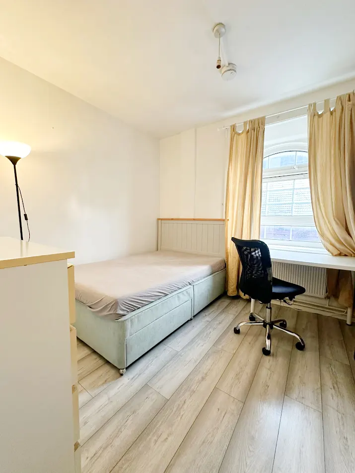 Double room near BOW